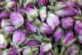 wedding table decorations rose buds